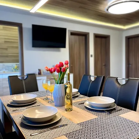 Lisza Apartment *